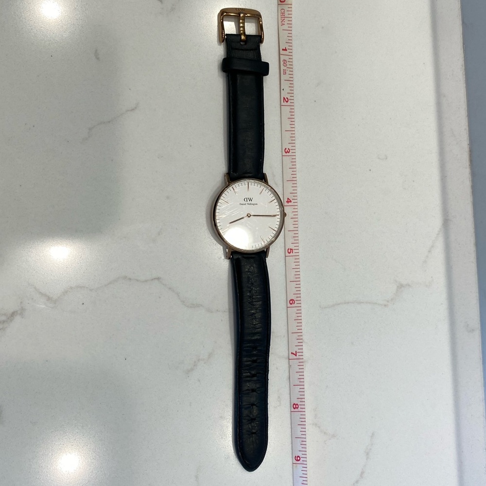 Daniel Wellington Watch - Picture 5 of 9